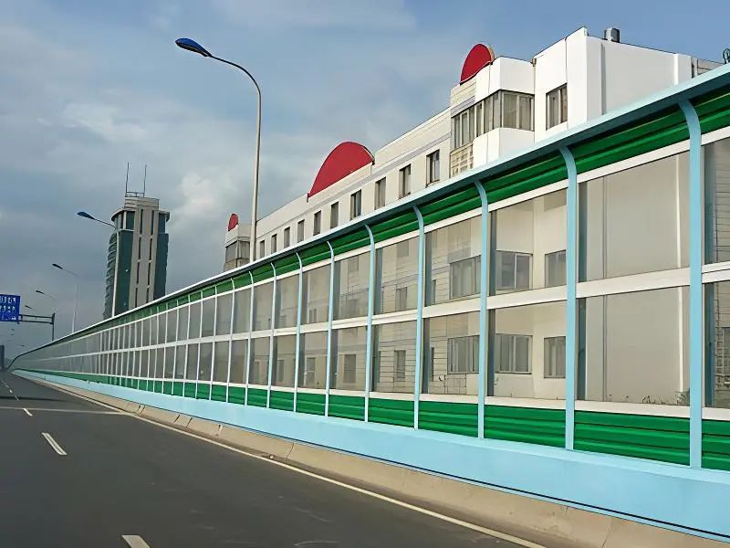 新型金属声屏障相较于传统声屏障的优势