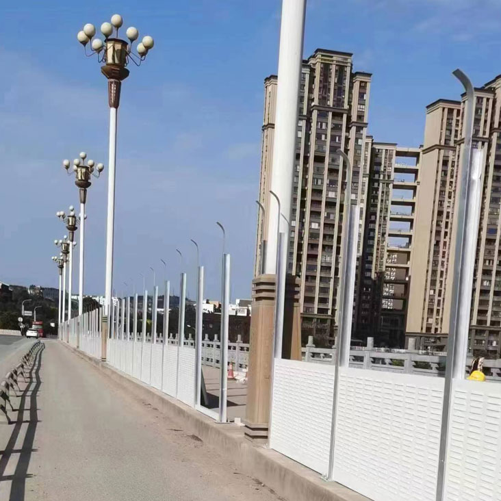 有哪些方法可以延长新型金属声屏障的使用寿命？